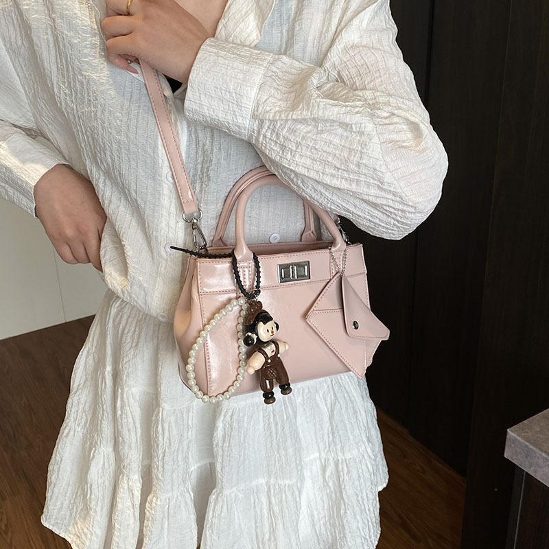 High End Niche For Women 2025 New Spring And Summer Versatile Crossbody Popular Handbag Bucket Bag Fashion Shoulder Bags