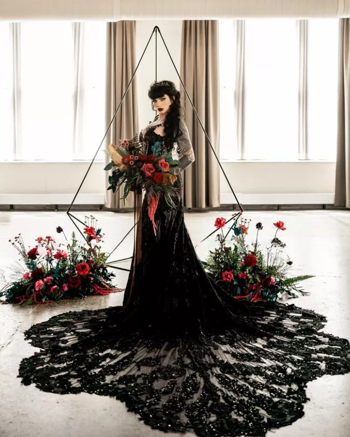 Gothic Black Lace Mermaid Wedding Dresses Spaghetti Straps Backless Long Boho bridal Gowns Sexy Long Train Beach Vestido De Novia 2025