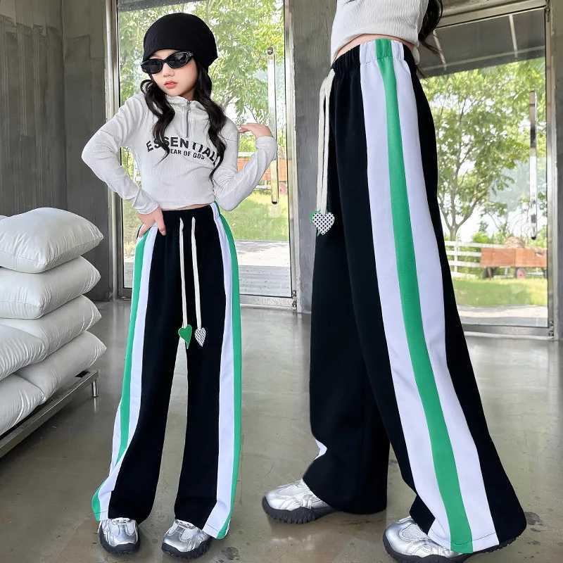 Girl paired with colorful sports pants new wide leg pants spicy girl straight leg sports pantsT250318