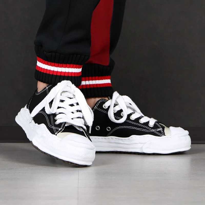 Versatile design trendy shoes for couples with thick soles raised canvas casual shoes anti slip and breathable board shoes Y250318