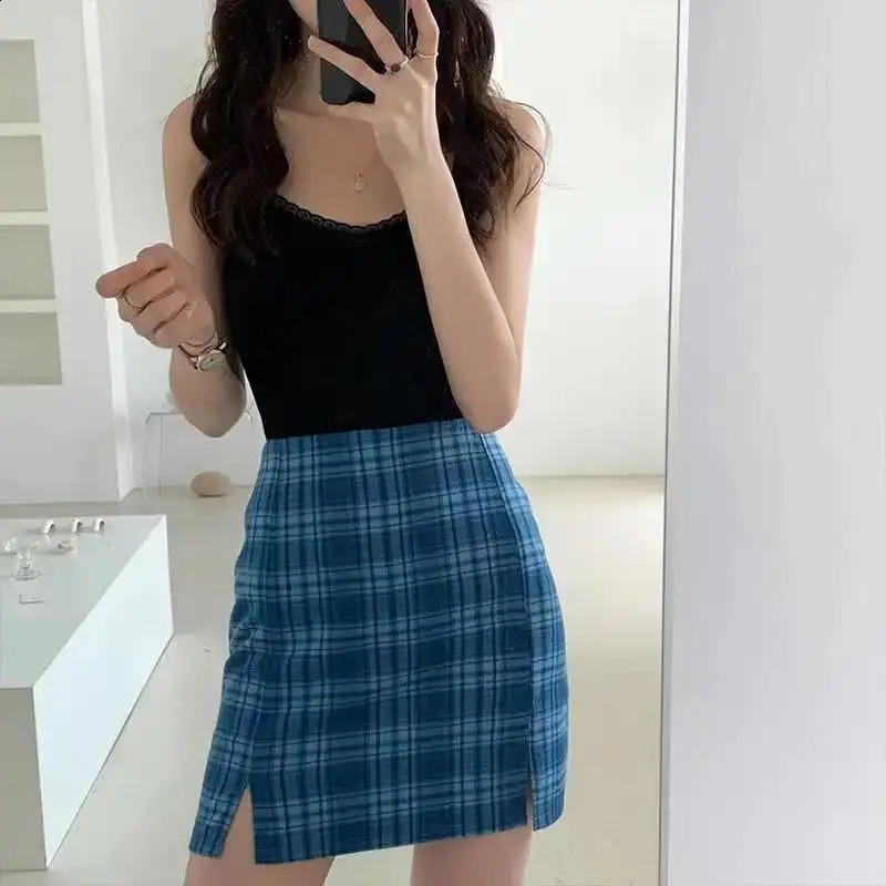 2024 Summer Womens Cotton Knitted Vest Sexy Italian Strap Street Clothing Slim and Cute Crop Top Cami Women 250319