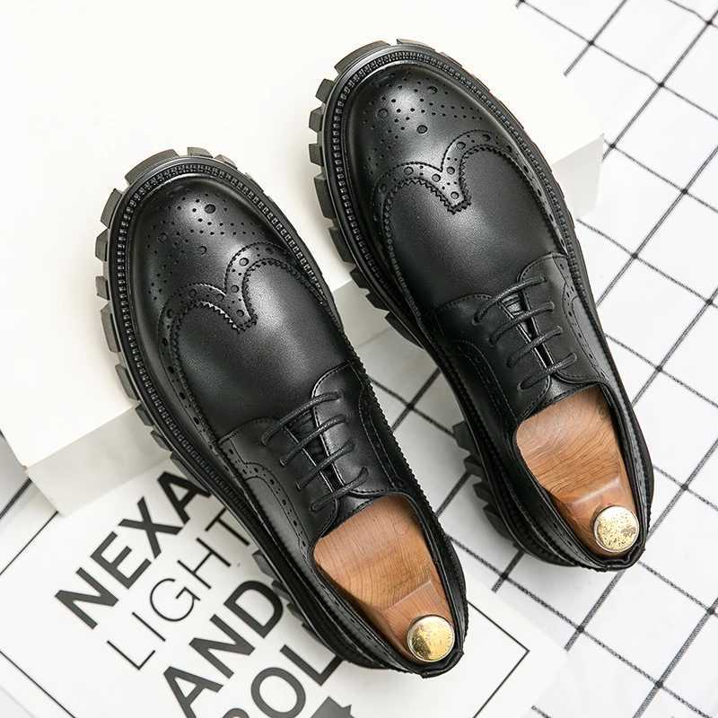 Luxury mens big head dress shoes mens set casual shoes formal business leather shoes Italian mens thick soled wedding shoesXJ250319