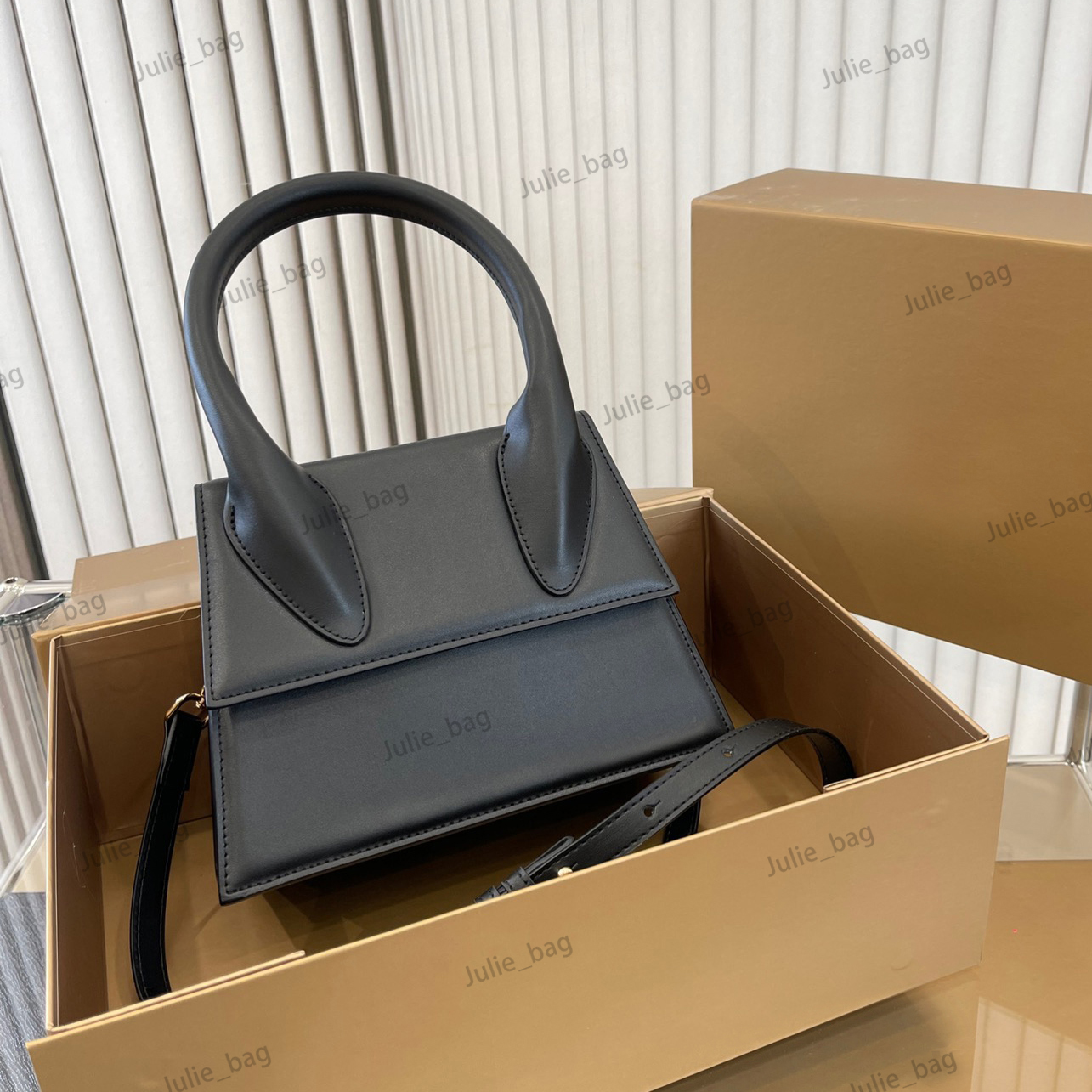 Sophisticated Women's Luxury Messenger Shoulder Bag - Versatile Fashion Purses & Totes Collection