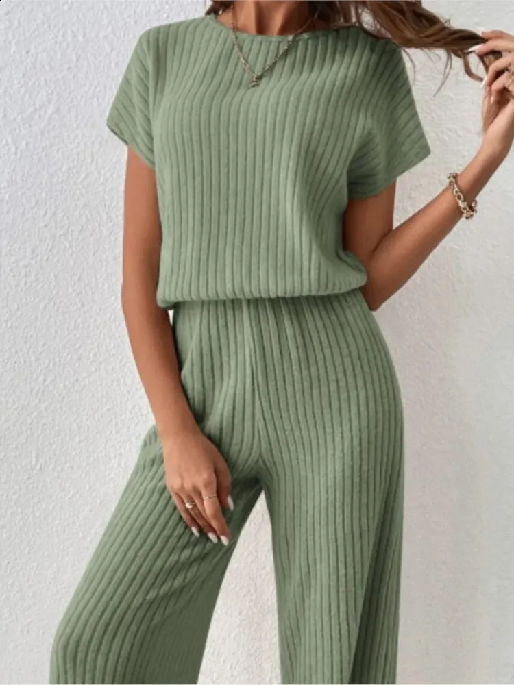 Women Spring Autumn Collection Solid Color Fine Pit Strip Fashion Shoulder Short Sleeve Knitted Set Top Pants Two Piece Set 250319