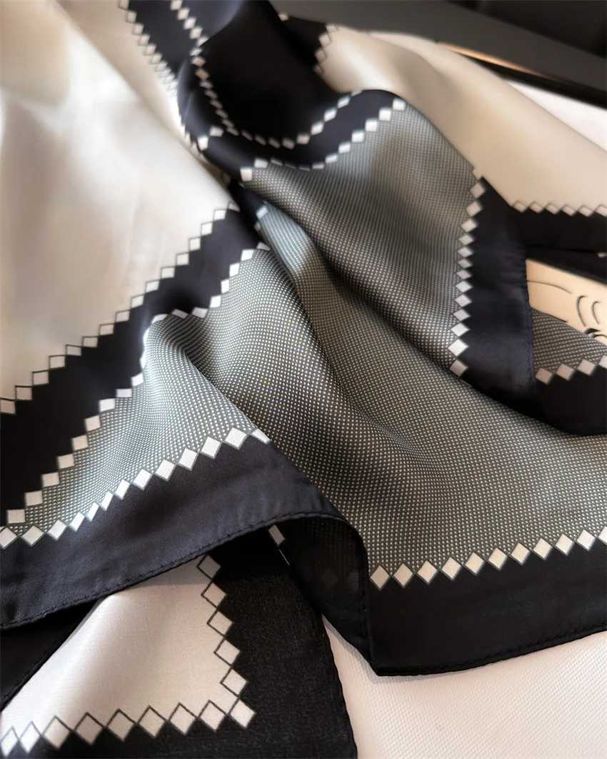 Luxury silk felt square scarf Wen 2024 printed satin collar spring headband Foard Bandana Echape tie shawl bag X250319