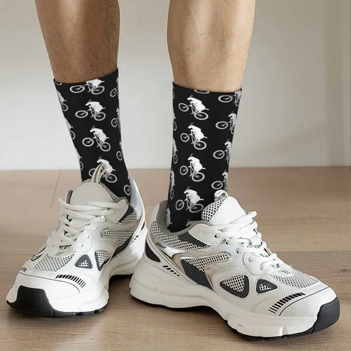 Happy Mens Socks Mountain Goat Retro Harajuku Bicycle Racing Hip Hop Crew Crazy Socks Gift Pattern Printing X250319
