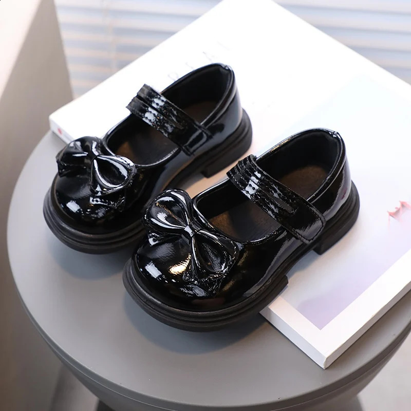 Retro British Style Butterfly Leather Shoes for Kids Girls Party School Casual Soft Sold Children Princess 250319
