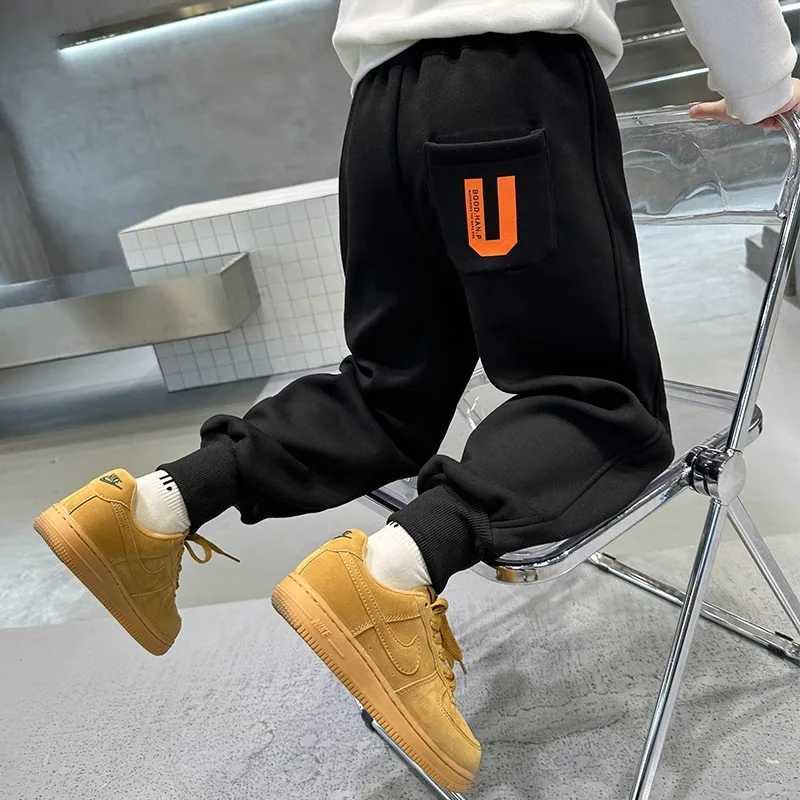 Boys Winter Wool Lined Thick Pants Sports Pants Warm Integrated Velvet Childrens Boys Medium Large Childrens Safety PantsT250318
