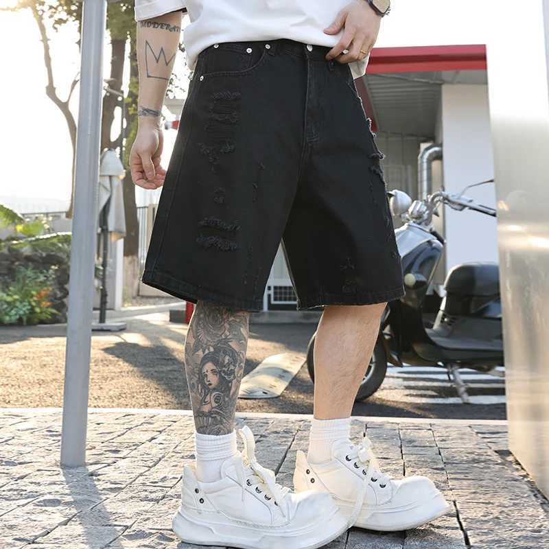350 mens casual black shorts suitable for mens loose summer jackets trend hole jeans five point pants fashion brands W250319