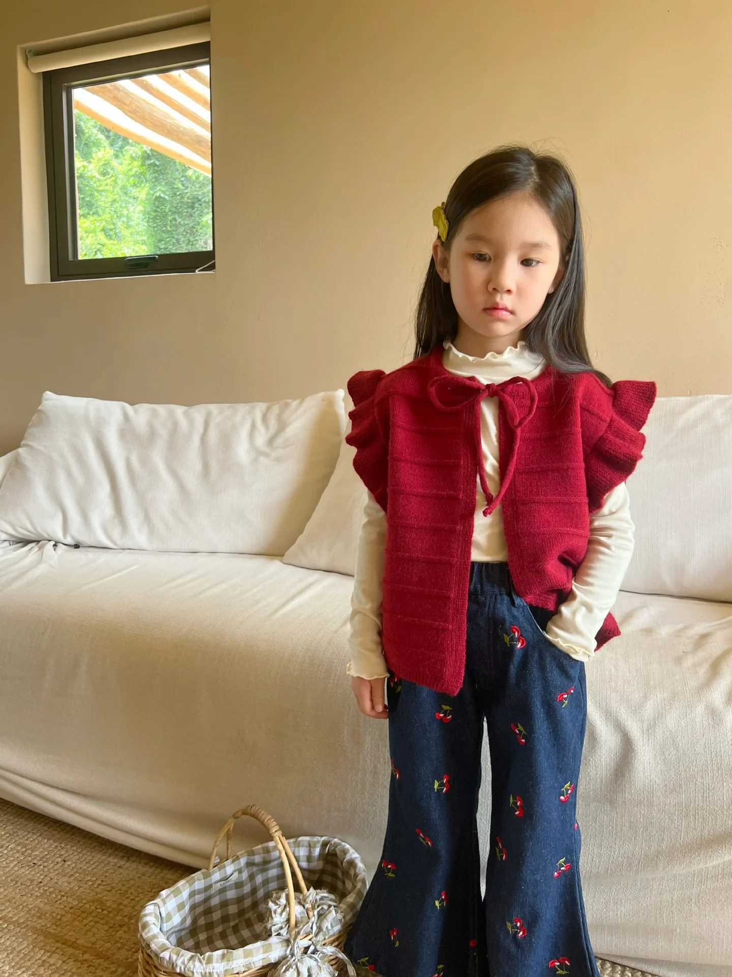 Childrens clothing girls jeans autumn 2024 new Korean girls casual cherry bell bottom 2-9-year-old childrens jeans Trojan horseT250318