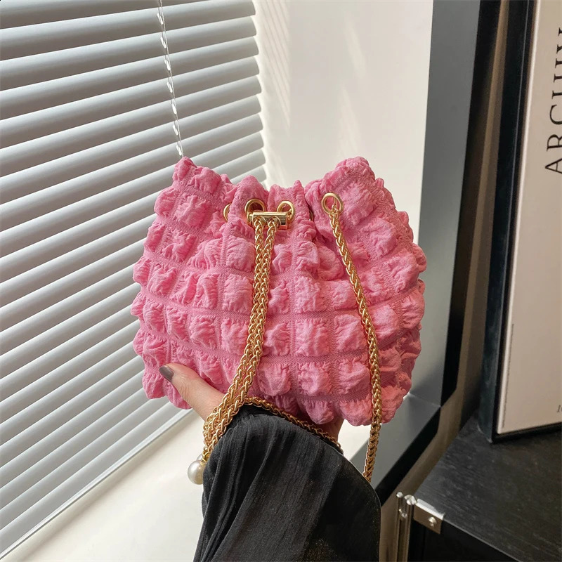 Womens Pleatd Crossbody Bag Chain Cloud Bubbles Bucket Bag Solid Color Drawstring Shoulder Bag Casual for Party Prom 250317