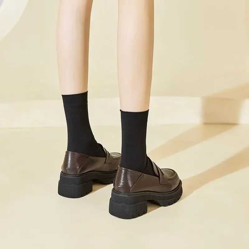 Womens retro style thick soled Loafers shoes Coarse Heel soft leather single shoes Mary Jane shoes round sole flat bottomed womens shoesXJ250319