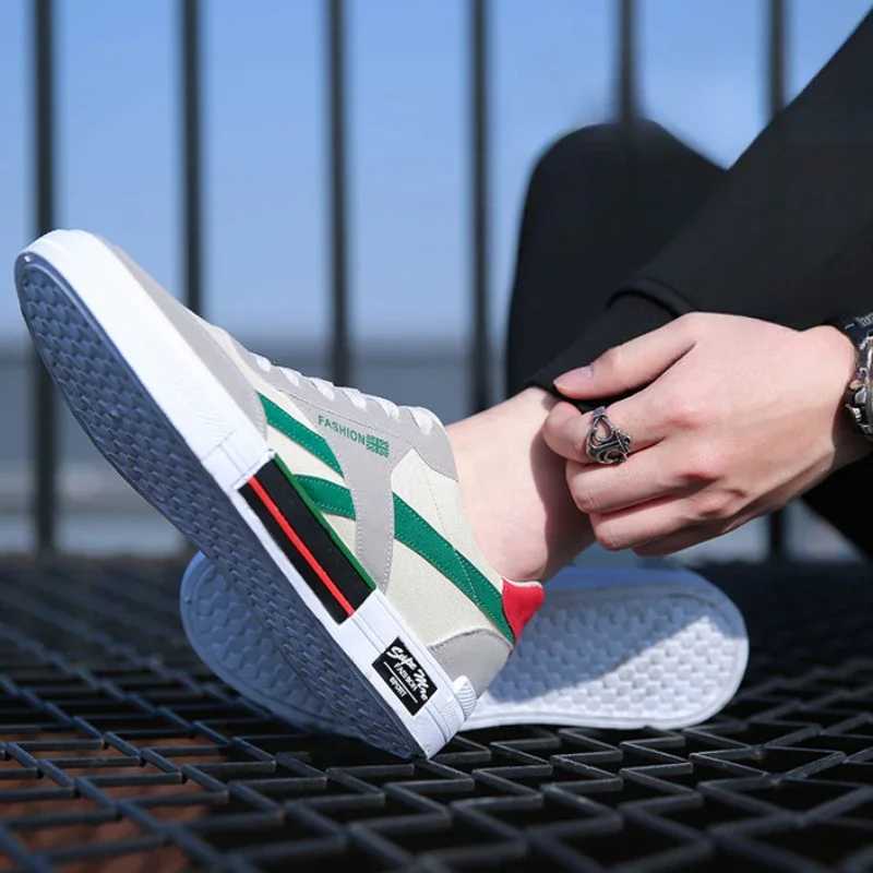 Fashion Mens Shoes Breathable Sneakers Outdoor Lace-Up Casual Shoes for Men Flat Canvas Shoe Lightweight Male Vulcanized Shoes Z250319