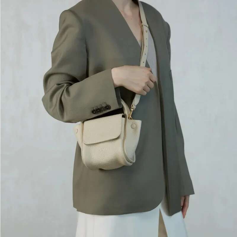 Vintage Handbag Vegetable Basket Designer Crossbody Retro Style Cell Phone Autumn Collection Women's Shopping Bag