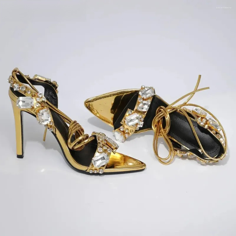 2025 S Fashion Designer Sandals Sexy Ankle Strap Golded Women Party Nightclub Stripper Heels High Quality Crystal Dia Pointed Toe Wedding Shoes