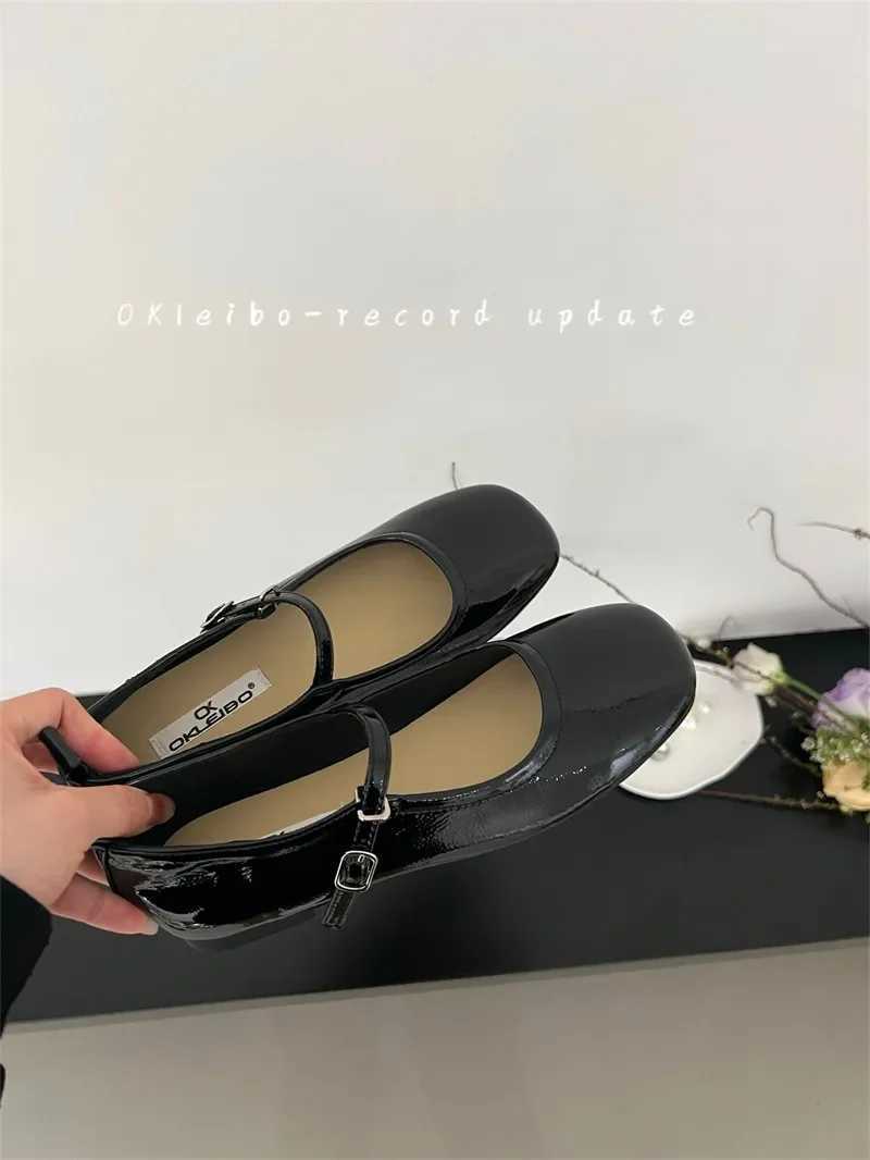 Brand Flat Bottom Mary Jane Womens Shoes French and Line Buckle Red Womens Patent Leather Ballet Shoes Trend Size 33-44XJ250319