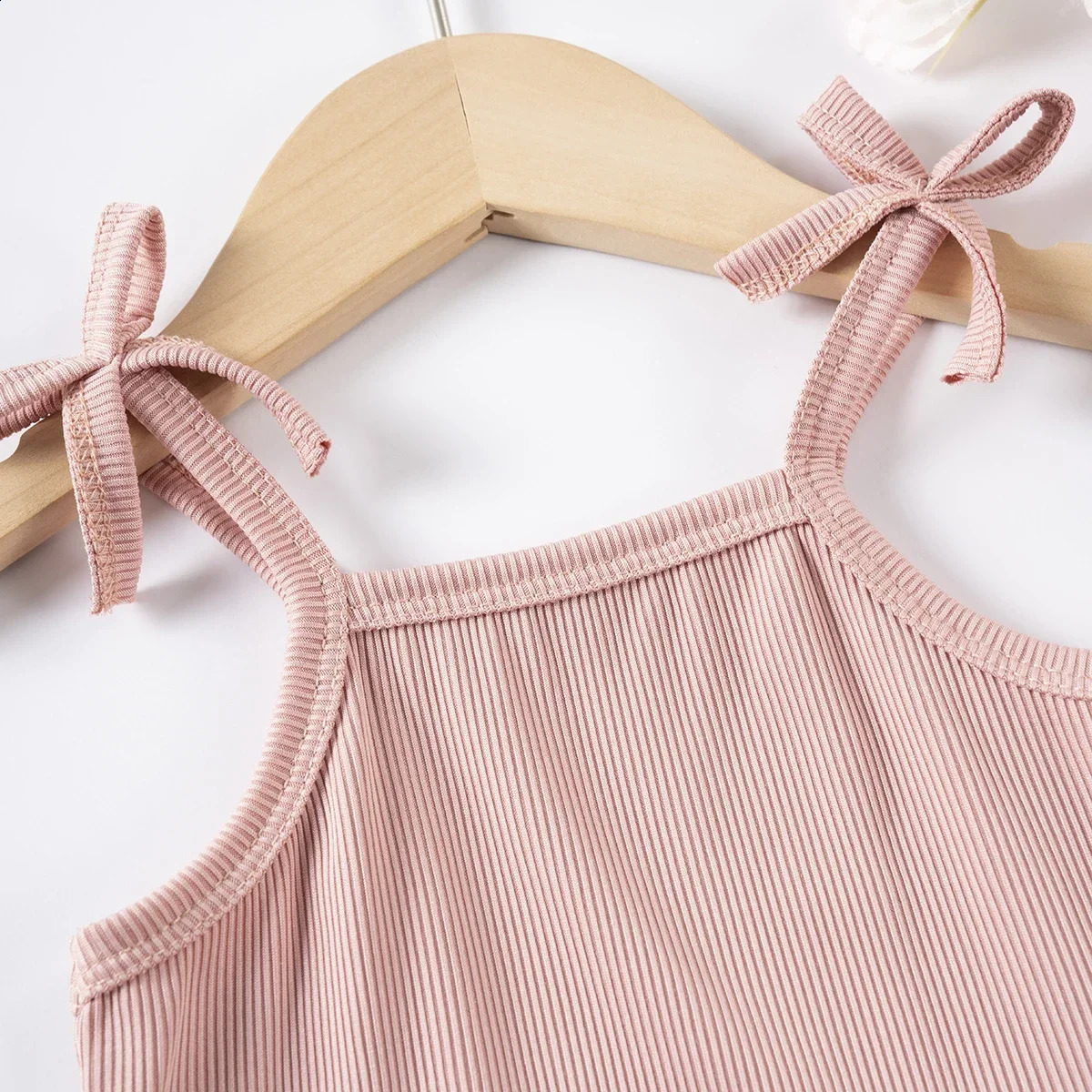 Summer childrens setbow decorated suspender with ruffled edge top comfortable shorts soft and fabric casual set 250319
