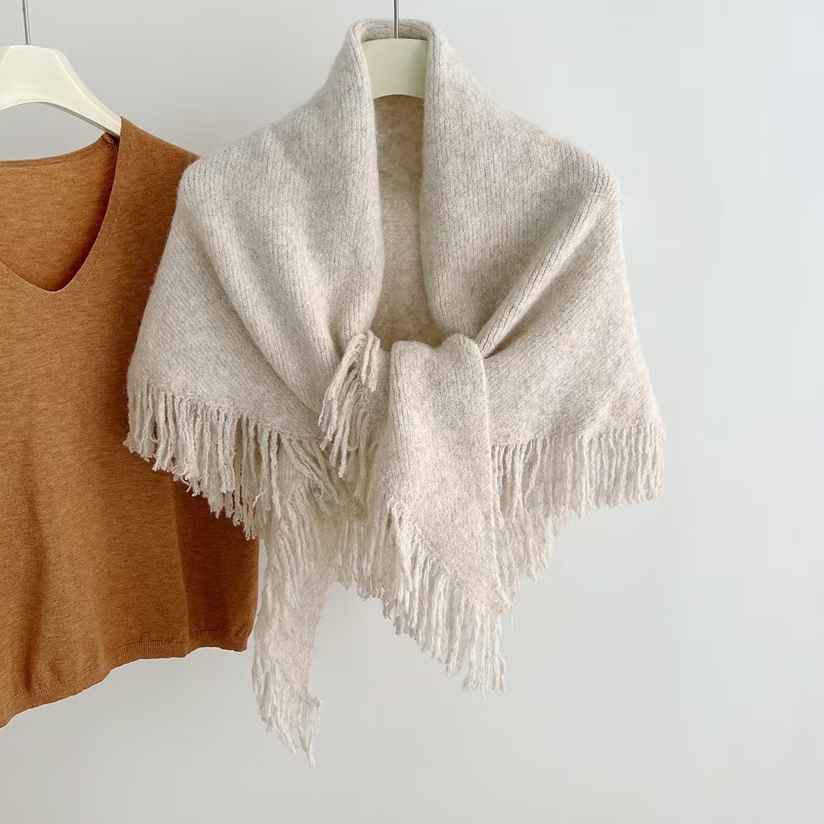 K170 2024 new autumn and winter fashion all-match solid color tassel triangle shawl female warm neck protection advanced simple scarf