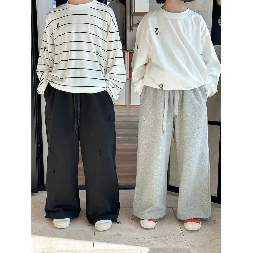 Spring 2025 Korean version of perforated knitted sanitary pants for boys and girls straight solid color casual trend styleT250318