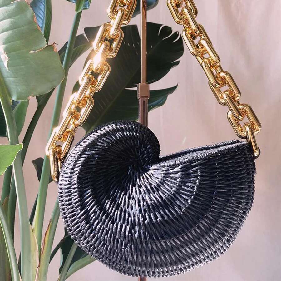 Woven Straw Popular Conch Shell Shaped Rattan Personalized Acrylic Chain Shoulder Bags
