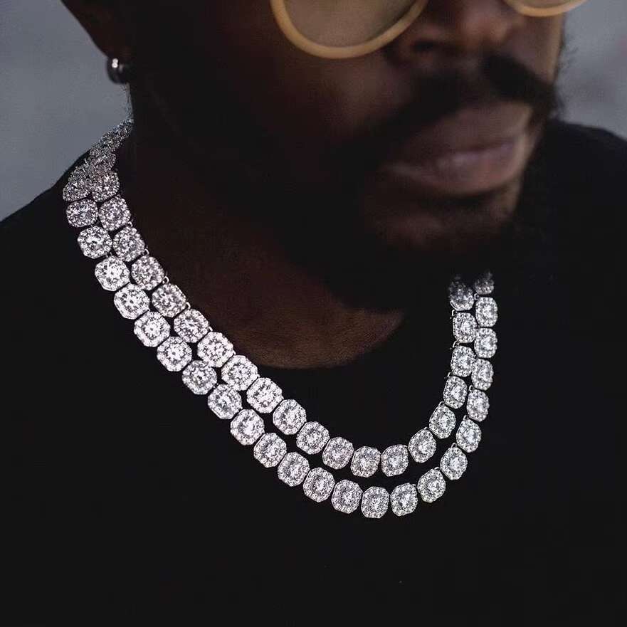 Various 5A zircon CZ cluster necklaces and bracelets enter the cold palace, shining with golden light, men gather tennis chains