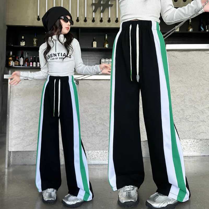 Girl paired with colorful sports pants new wide leg pants spicy girl straight leg sports pantsT250318