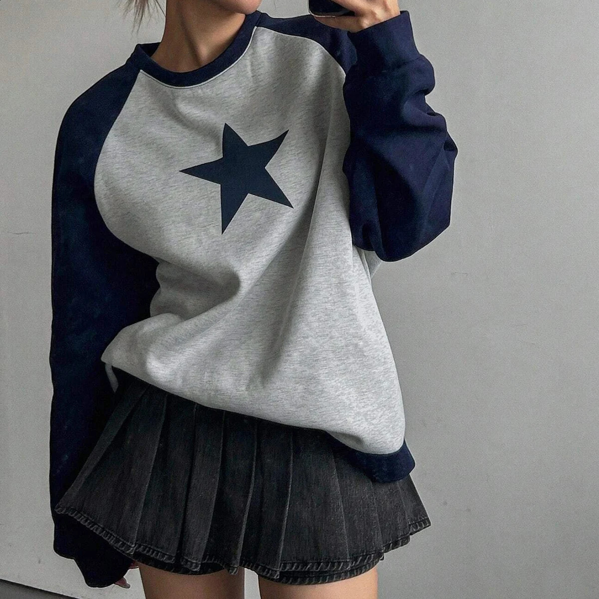 Mia Muse Womens Sweatshirt AutumnWinter Korean Contrast Star Print Long Sleeve Staff Collar High Street 250318