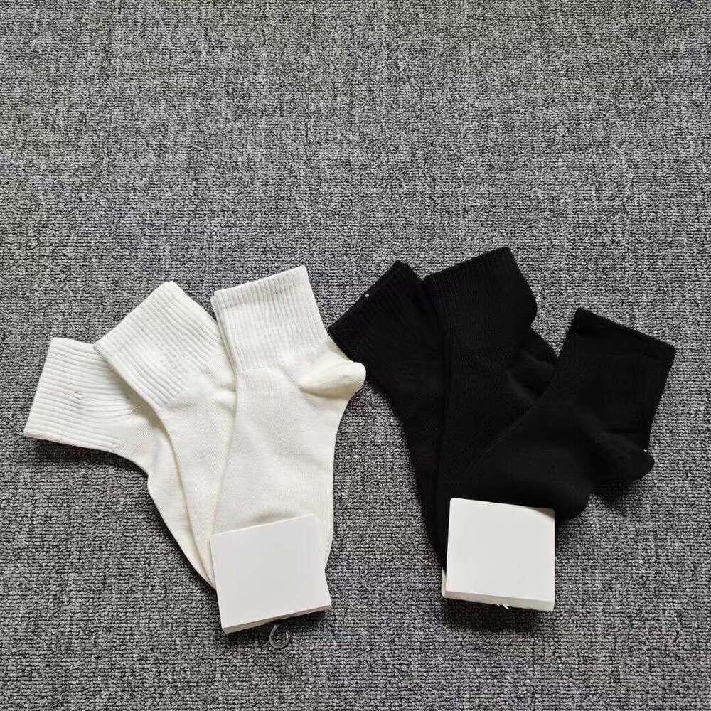 Sports Socks New Season Unisex Combed Embroidered Cotton Socks, Thin Wholesale, Breathable