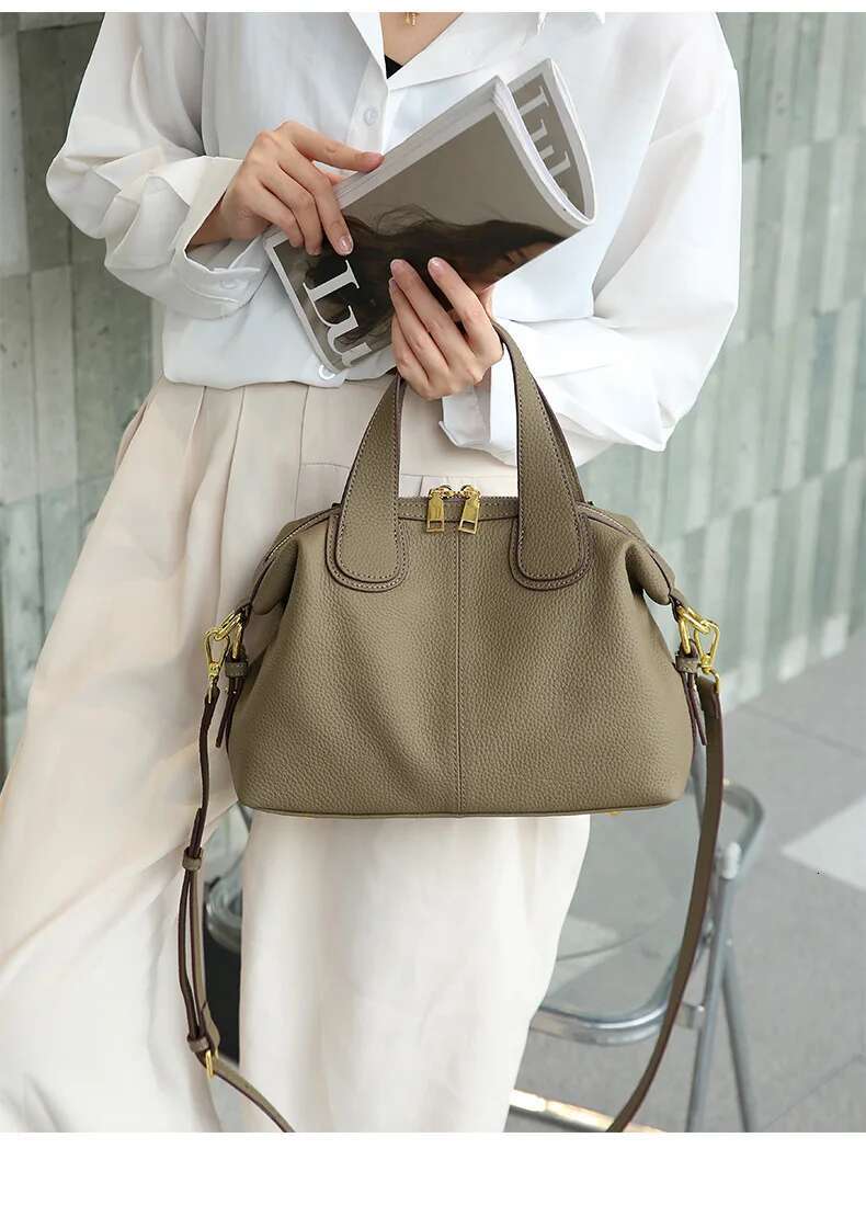Underarm T Cow Leather French Tote 2025 New Fashion Large Capacity Portable One Shoulder Leather Women's Bag
