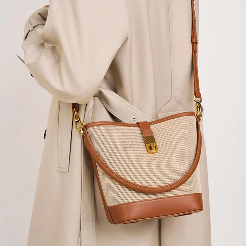 Vintage woven womens messenger bag color spliced womens bucket shoulder bag canvas combination mens leather womens handbag 250317