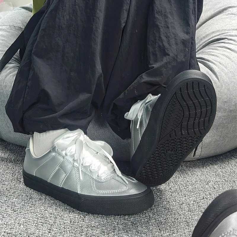 Joiints sliver skate shoes for man white Wear resistant shock Suede Casual Lightweight Shoe Rubber Outsole outside Sneaker BMX Y250318