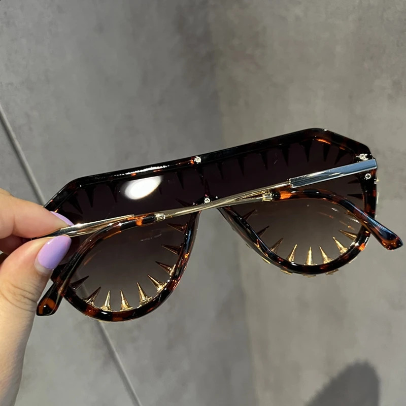 Sunglasses Women er Punk Rhinestones Sun Glasses Men Hip Hop Shades Eyewear De Sol 250318