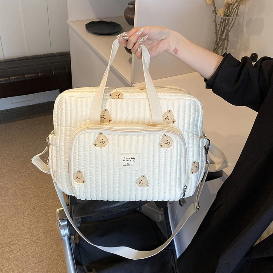 Cute Bear Flower Embroidery Pattern Baby Beige Cotton Fabric Zipper Diaper Handbag Luggage Bag 250319