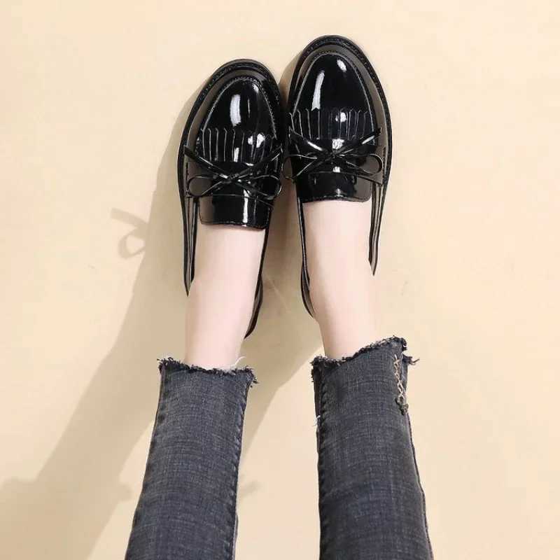 Womens Shoes Patent Leather Womens Shoes British Tassel Casual Womens Shoes Butterfly Knot Small Leather Shoes Comfortable ZapatosXJ250319