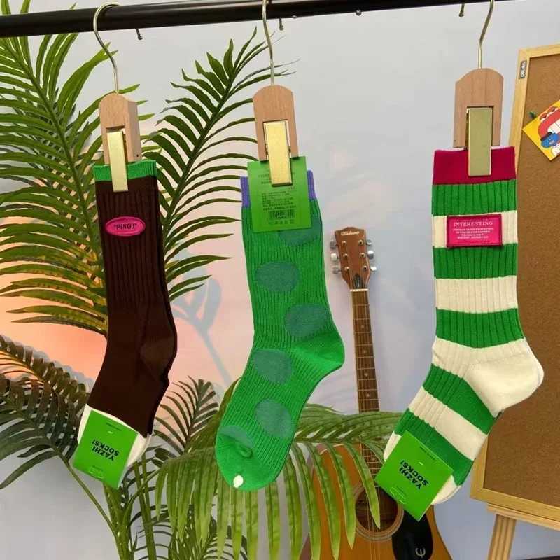 New Vintage Personalized Trendy Green Striped Womens Socks Street Hip Hop Happy Trend Combed Cotton Breathable Socks X250319