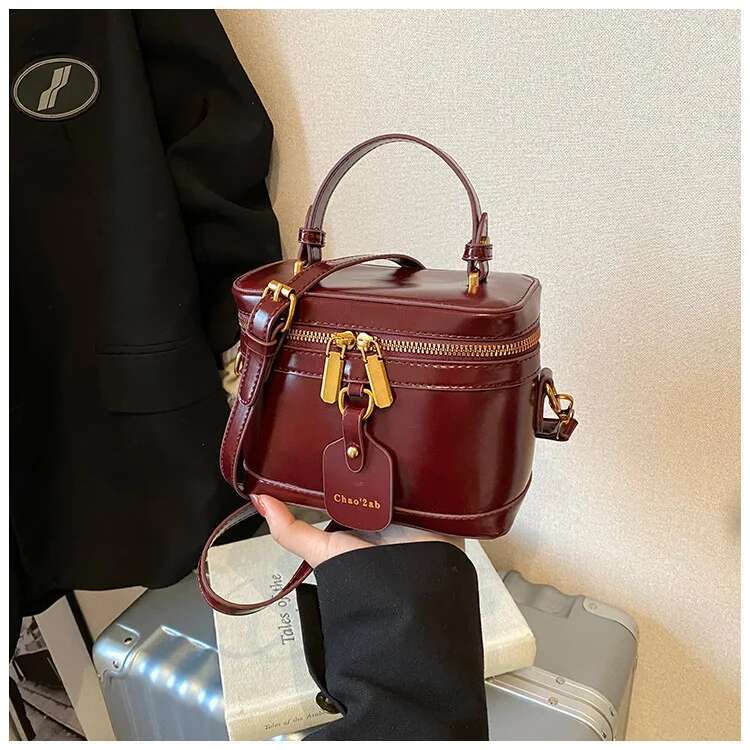 2025 New Designer Bag Oil Painting Leather Women's Handbag Retro Crossbody Bag Bucket Shaped Handbag Retro Light Luxury Bag