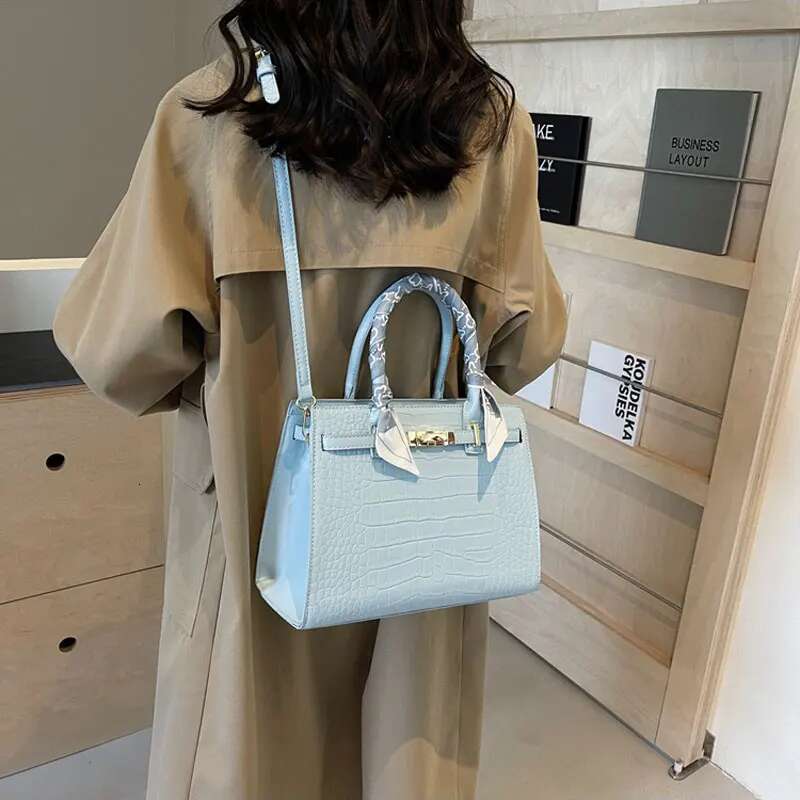 New Women s Large Capacity Slant Shoulder leisure Bridal Wedding Red Handbag Casual Fashion PU Leather Bag Designer Women trend s Trendy Shoulder Bag