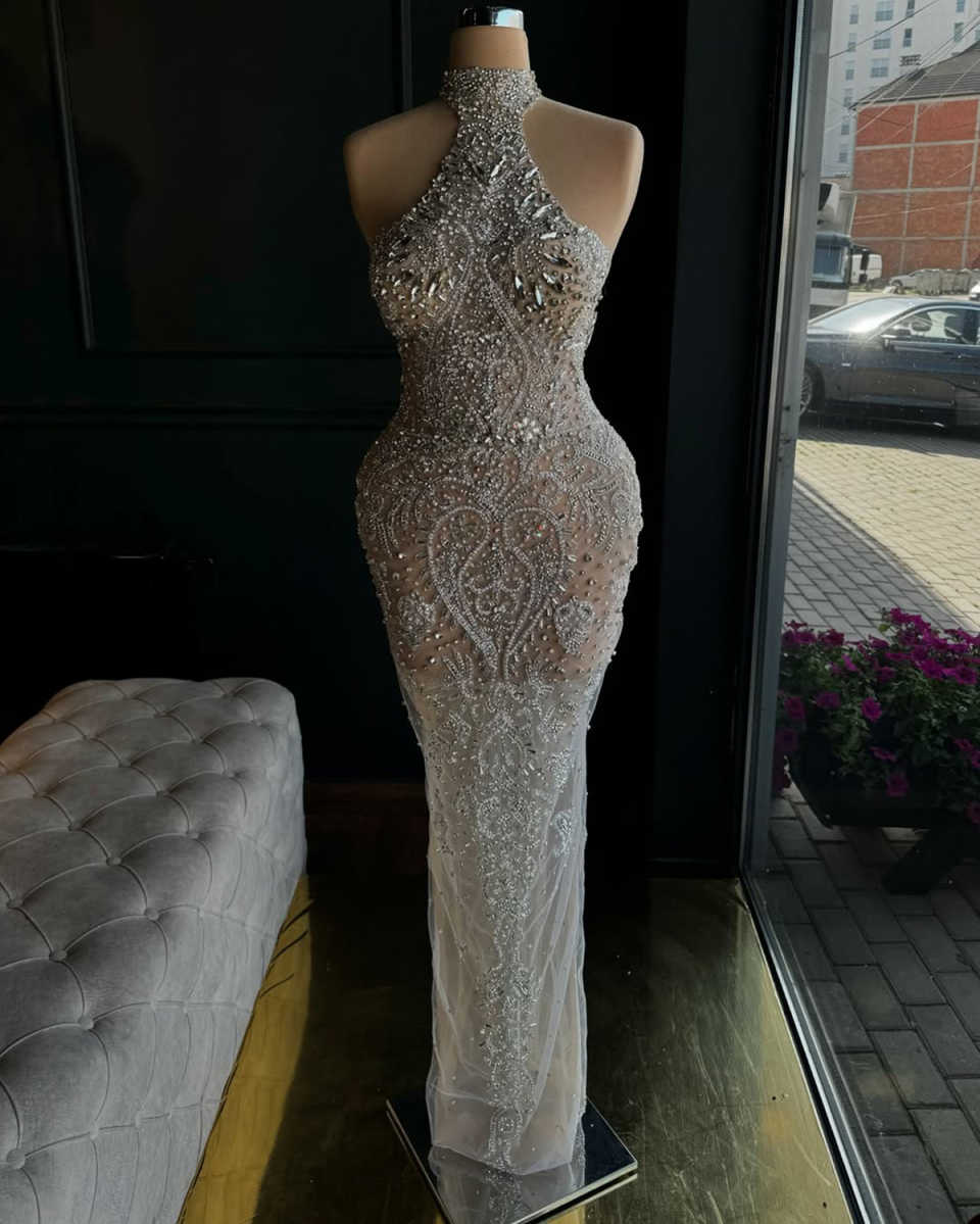 Crystal Designer Prom Dresses Sleeveless Appliques Beads Chiffon Tulle Cutaway Sides Backless Pleats Floor Length Plus Size Custom Made Vestido De Noi