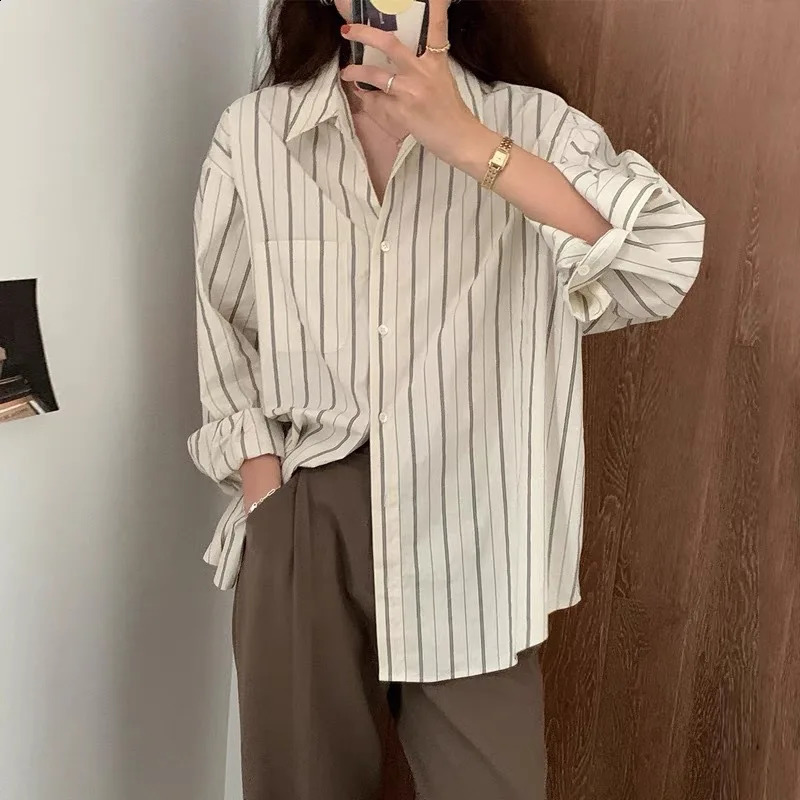 Vertical striped shirt women long sleeve Korean version of Hong Kong style basic fold to wear top 250319