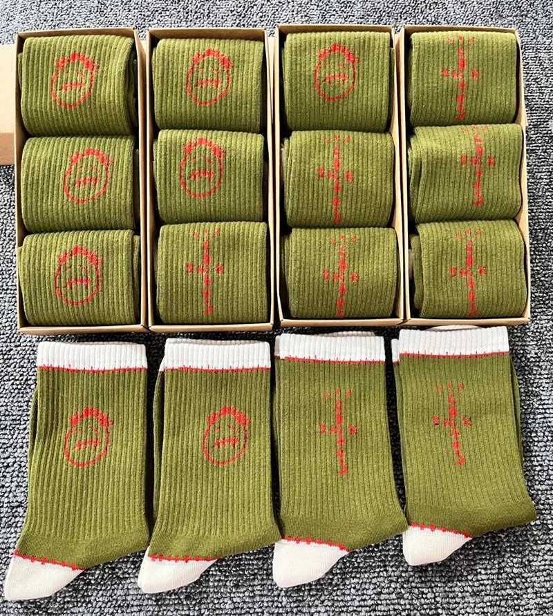 3 pairs of mens gift box military green cotton socks sports and leisure womens letters hip-hop street skateboard socks X250319