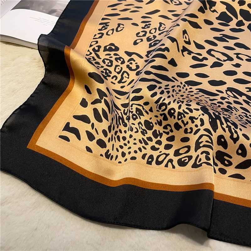 Luxury Brand Leopard Print Square Scarf Wens Imitation Silk Scarf Casual Versatile Decoration Small Neck Scarf 70CMx70CM X250319