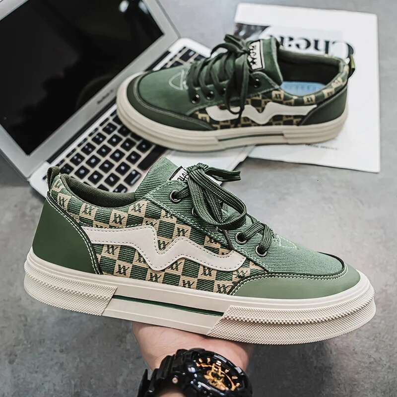 2025 New Men's Casual Cloth Strap Flat Shoes Designer Fashion Men's Sports Shoes Canvas Anti slip Board Shoes