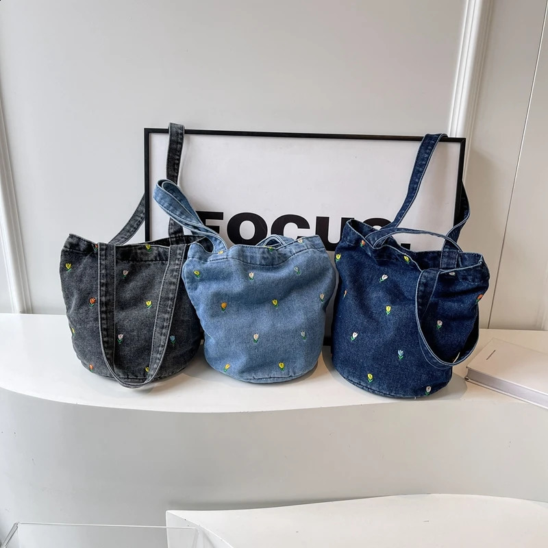 selling Versatile denim embroidered fashionable womens shoulder bag trend large capacity bucket bag handbag 250317