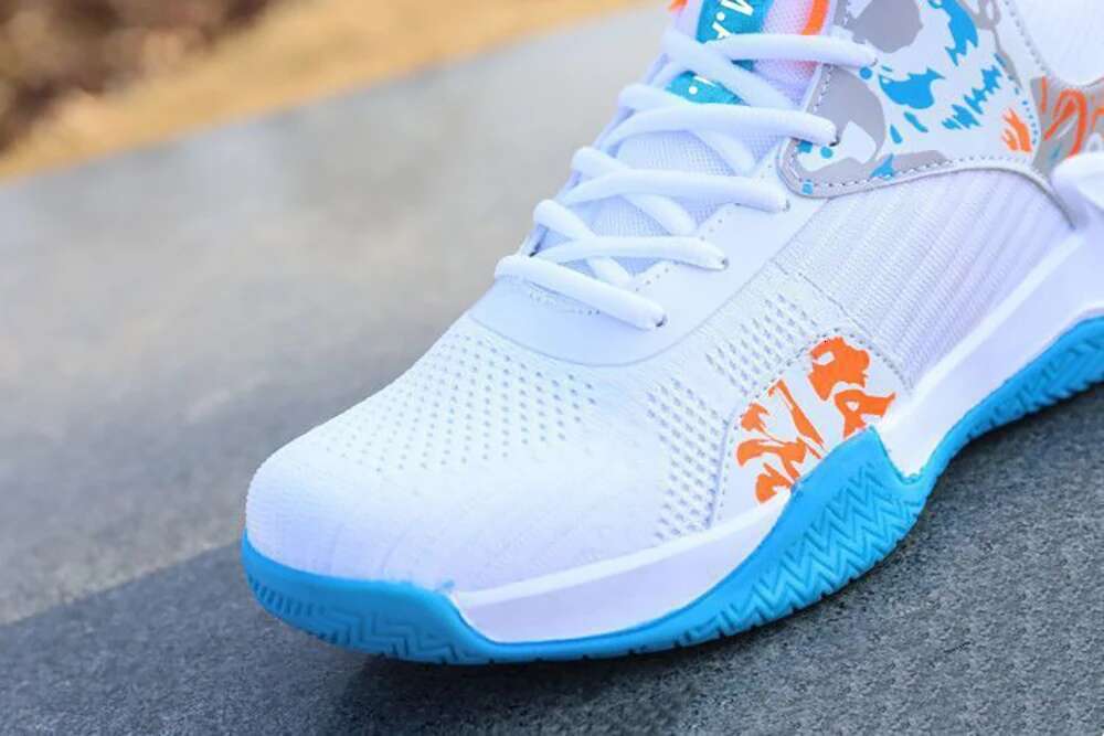 2025 new sports shoes men's mesh breathable men's designer fashionable running sports shoes anti slip spring and autumn men's basketbal