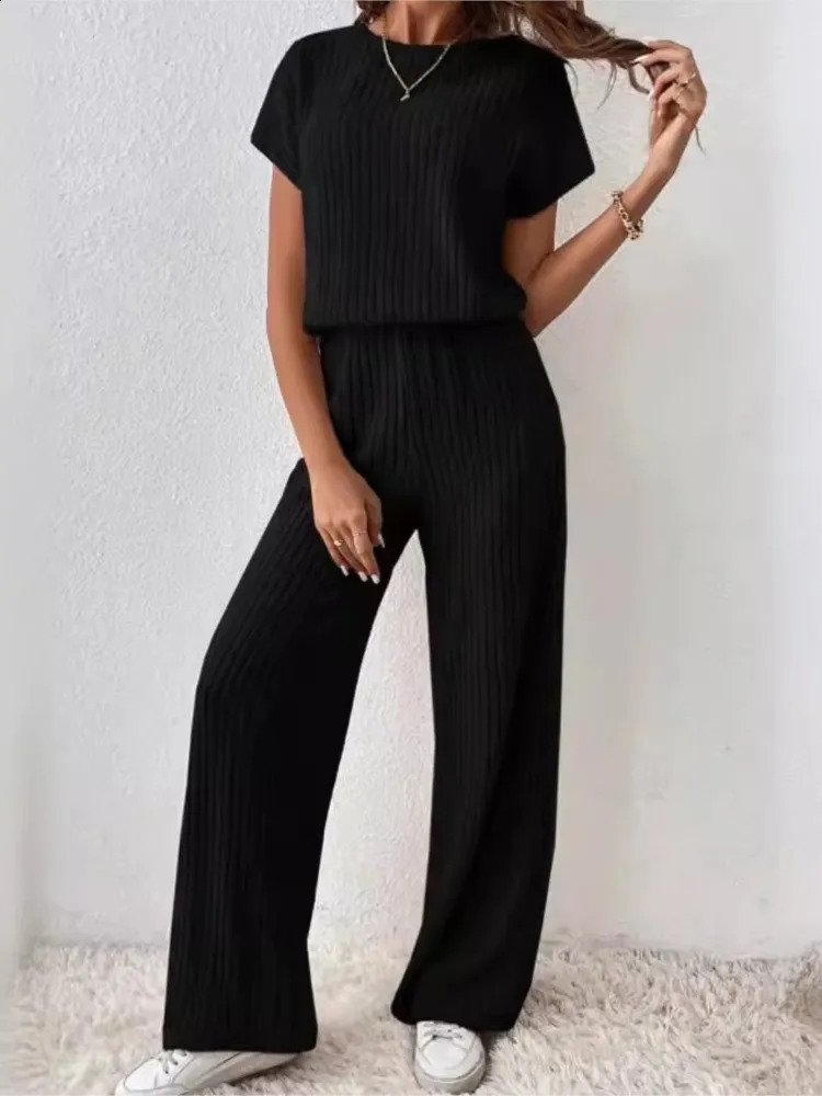 Women Spring Autumn Collection Solid Color Fine Pit Strip Fashion Shoulder Short Sleeve Knitted Set Top Pants Two Piece Set 250319