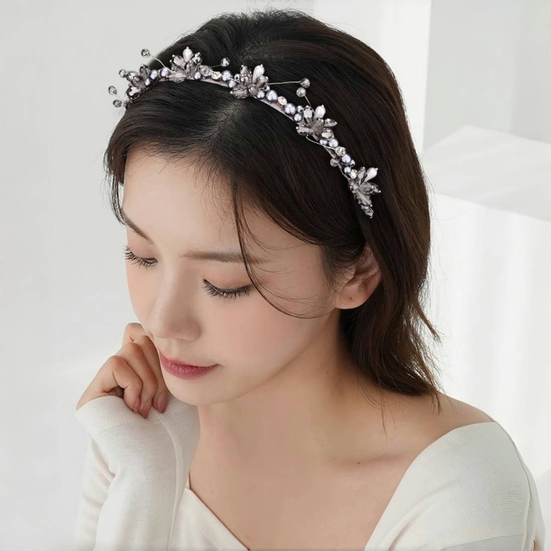 Ladies Artificial Pearl Beaded Hair Accessory with Crystals - Ideal for Bridesmaids and Birthdays