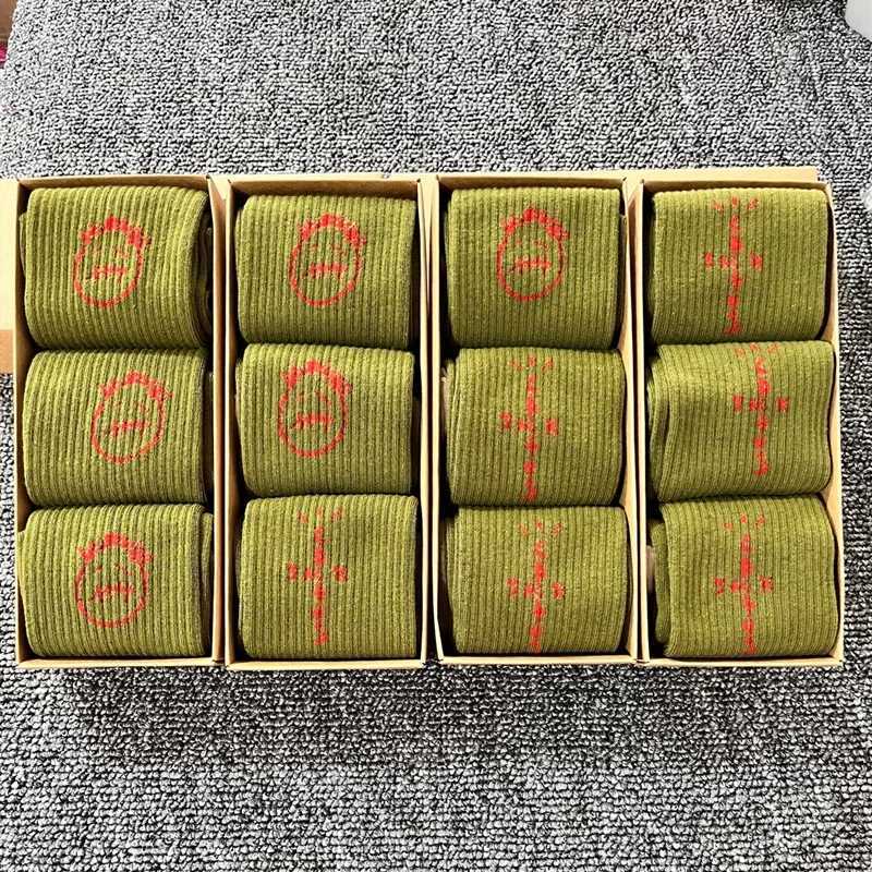 3 pairs of mens gift box military green cotton socks sports and leisure womens letters hip-hop street skateboard socks X250319