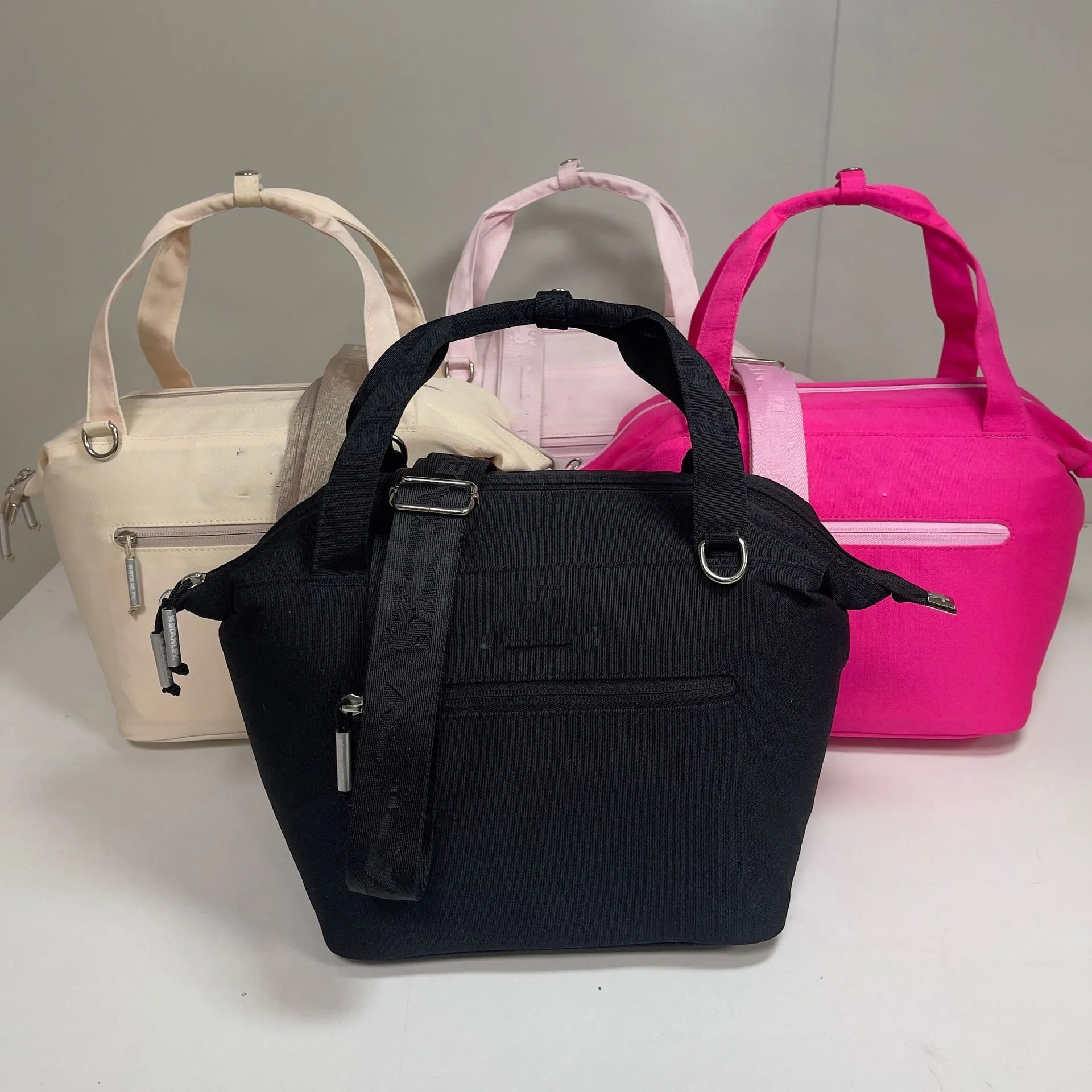 Mini Soft Cooler Lunch Bag Box Recycled Polyester Cooler Carry-All for 40oz Cup Crossbody Bag with Phone Pocket for Cups Accessories