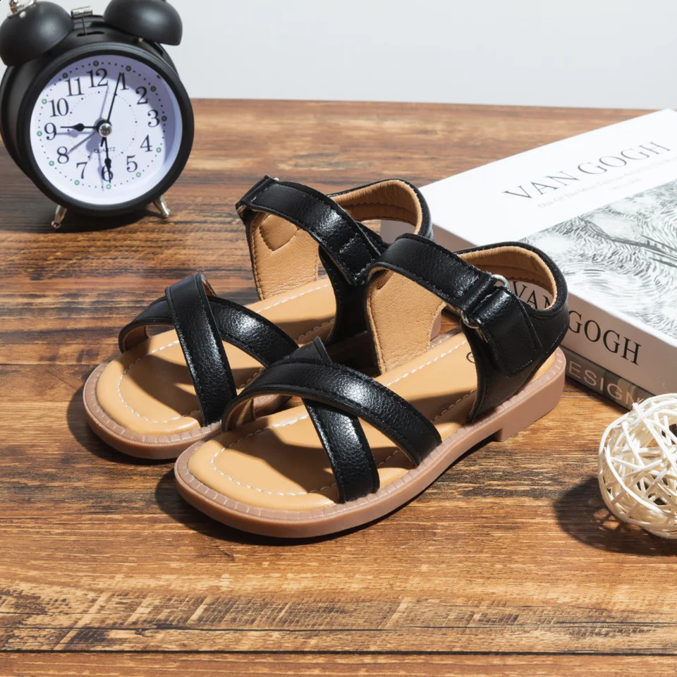 2024 Summer Girls Soft Bottom Sandals Fashion Retro Hollow Roman Casual Shoes Opentoe Hundreds Of Princess Beach 250304