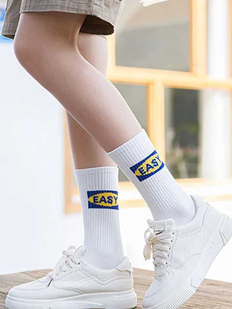 5 pairs of mens fashionable mid length socks randomly matched with various styles fashionable skateboard socks high-quality autumn mens socks X250319